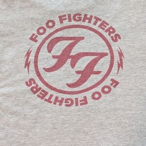 FOO FIGHTERS Band Tee Light Grey with Maroon Lettered Graphic XXL